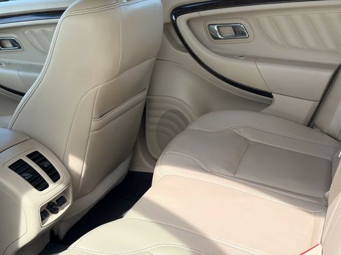 Used 2019 Ford Taurus Limited FWD image 18