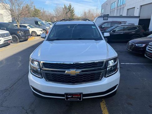 Used 2019 Chevrolet Suburban LT image 3