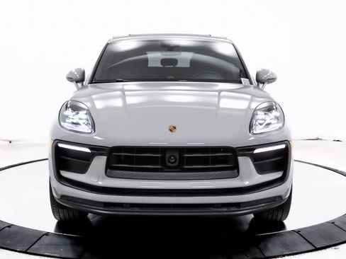 Certified 2025 Porsche Macan image 10