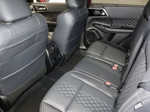 New 2025 Mitsubishi Outlander SEL Black Edition image 13