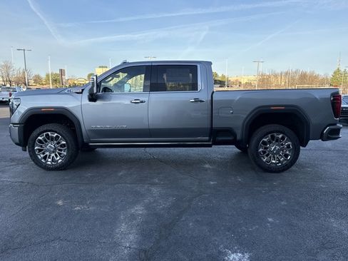 New 2026 GMC Sierra 2500 Denali w/ Denali Reserve Package AWD/4WD image 10
