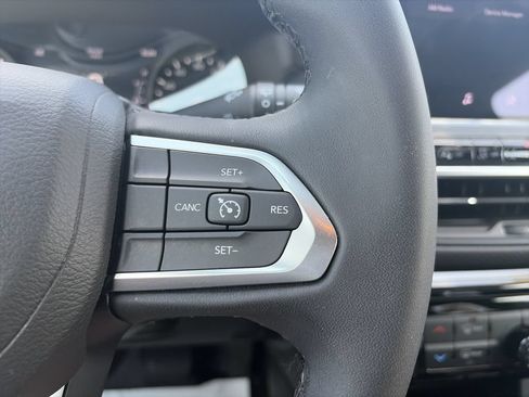 Used 2024 Jeep Compass Latitude w/ Convenience Group AWD/4WD image 21