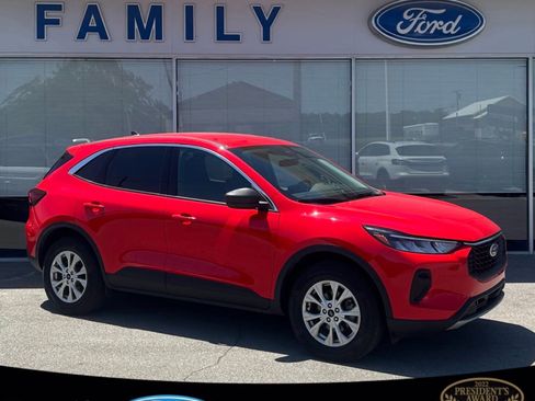 Used 2024 Ford Escape Active w/ Tech Pack #1 AWD/4WD image 1