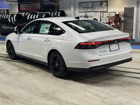 New 2025 Honda Accord SE image 7