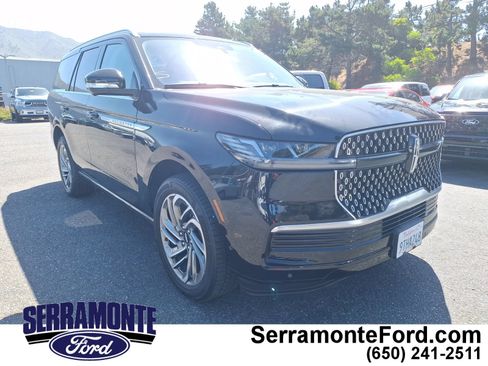 Used 2025 Lincoln Navigator Reserve AWD/4WD image 1