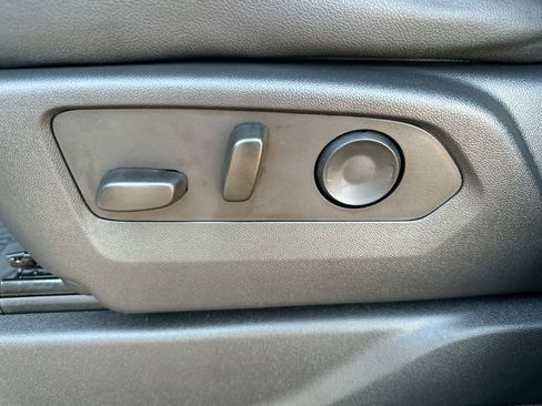 Used 2023 Chevrolet Silverado 1500 ZR2 image 12