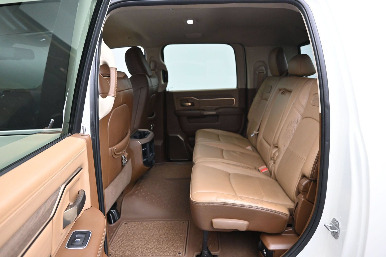 Used 2022 RAM 3500 Limited AWD/4WD image 11