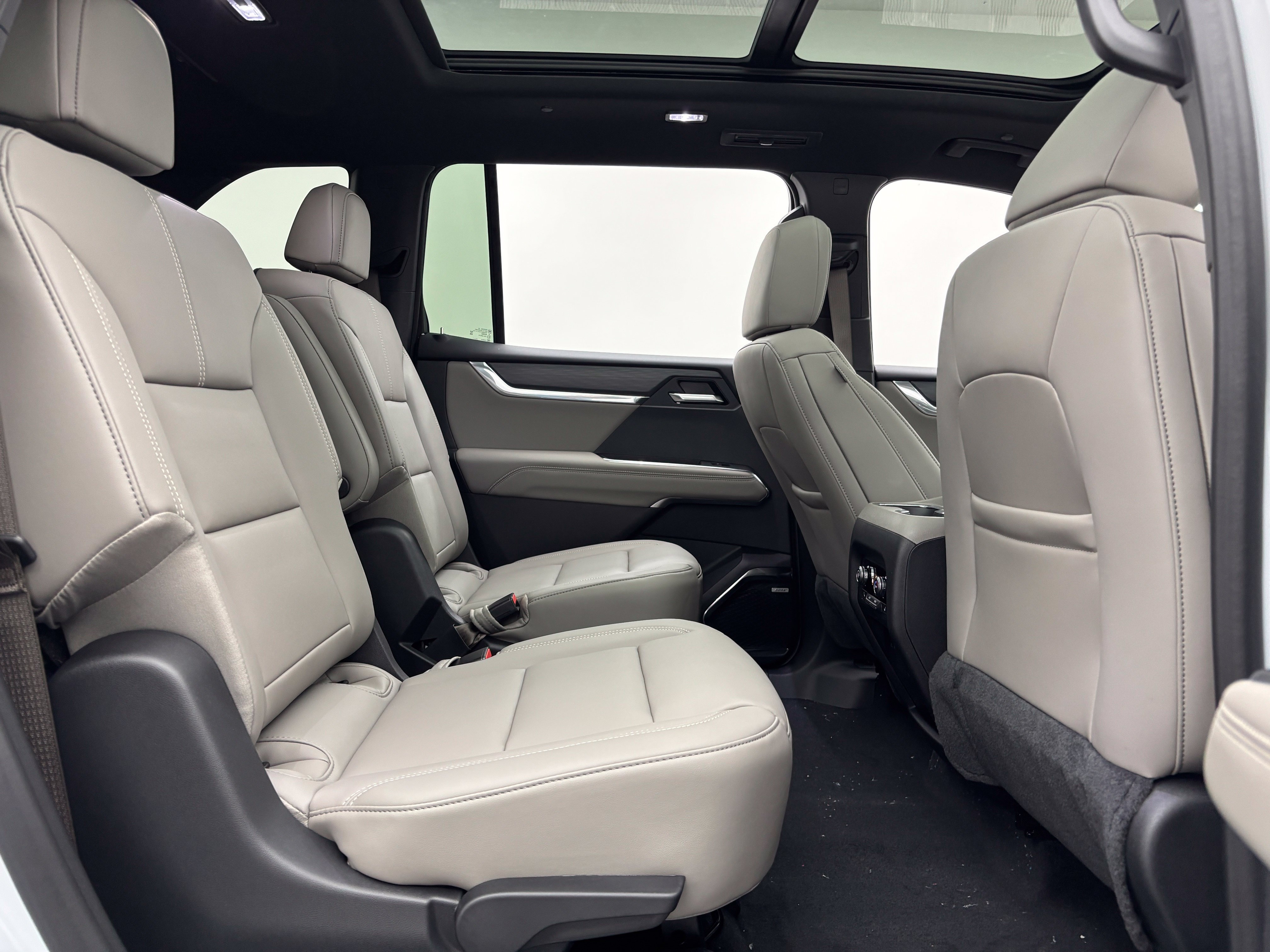 New 2027 GMC Acadia Elevation w/ Elevation Premium Package AWD/4WD image 40