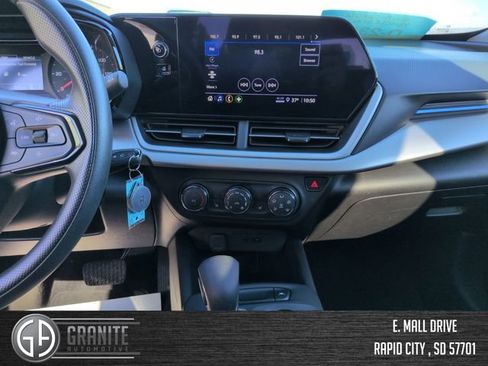 Used 2024 Chevrolet Trax LS w/ LS Convenience Package image 17