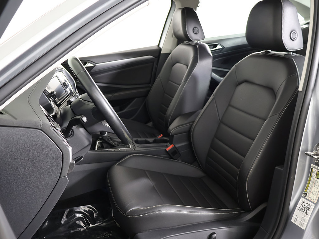 Used 2023 Volkswagen Jetta SE FWD image 29