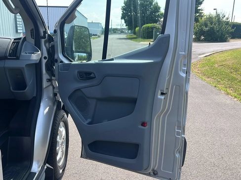 Used 2015 Ford Transit 150 XLT RWD image 15