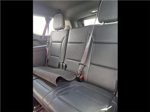 Used 2023 Chevrolet Suburban Premier image 42