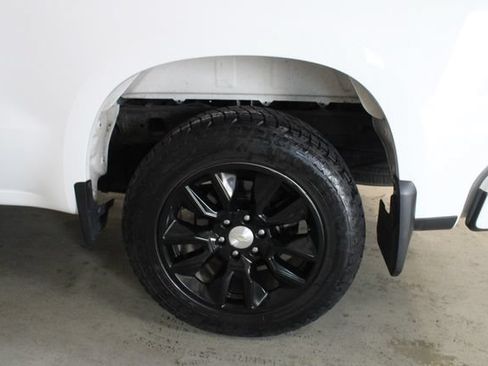 Used 2021 Chevrolet Silverado 1500 Custom AWD/4WD image 27