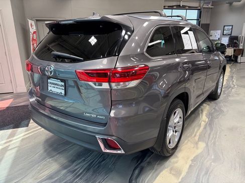Used 2017 Toyota Highlander Limited AWD/4WD image 36