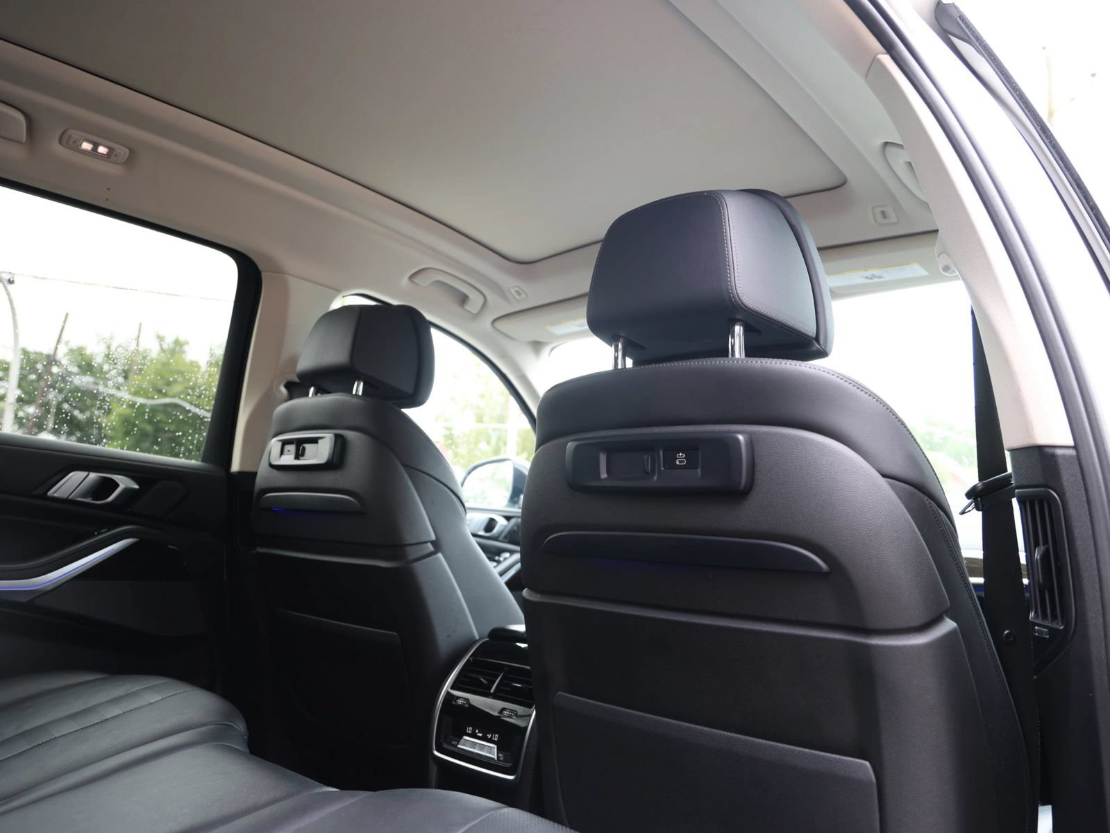 Used 2020 BMW X7 xDrive40i w/ Parking Assistance Package AWD/4WD image 26