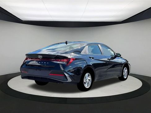 New 2026 Hyundai Elantra SE image 7