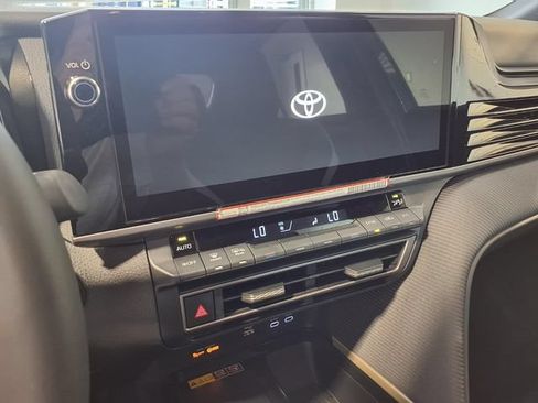 Used 2026 Toyota Camry SE w/ Multimedia Upgrade Package FWD image 11