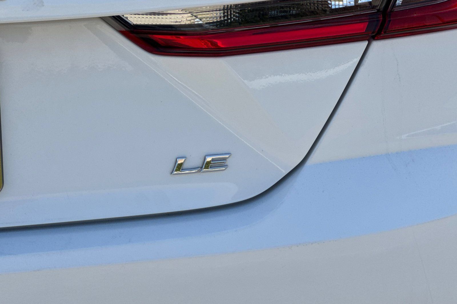 Used 2025 Toyota Camry LE FWD image 27