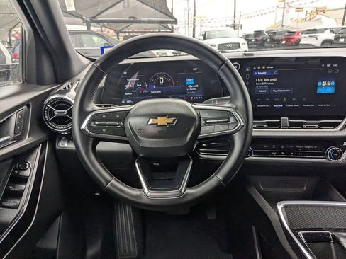 Used 2025 Chevrolet Equinox LT image 25