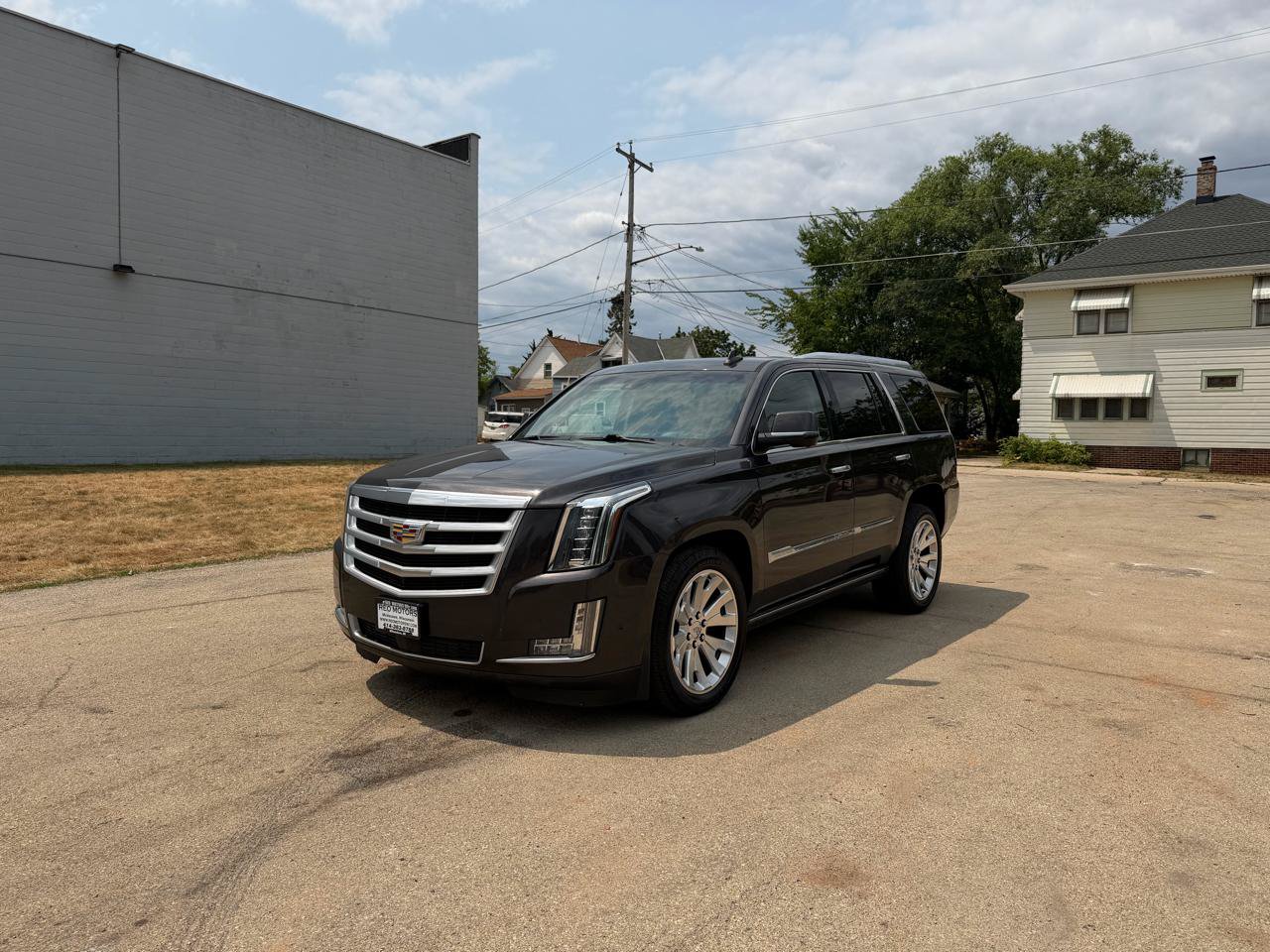 Used 2018 Cadillac Escalade Premium Luxury AWD/4WD image 3
