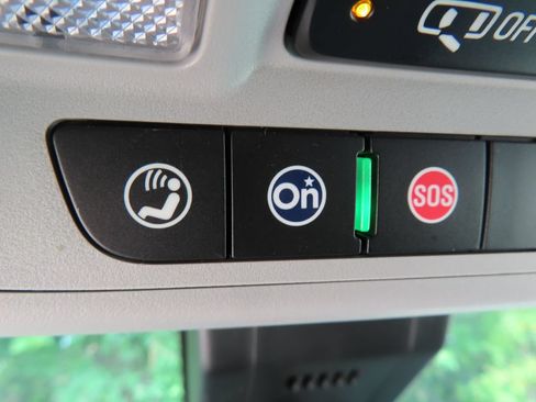 Certified 2020 Chevrolet Equinox LT w/ Driver Convenience Package FWD image 10
