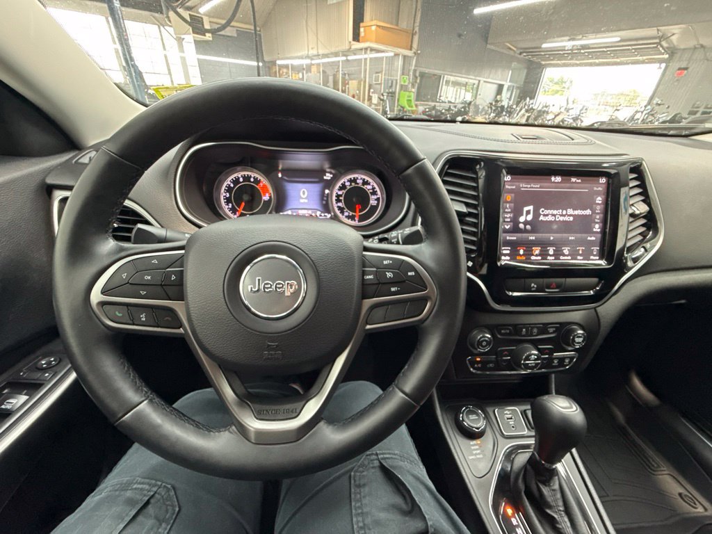 Used 2019 Jeep Cherokee Limited AWD/4WD image 18