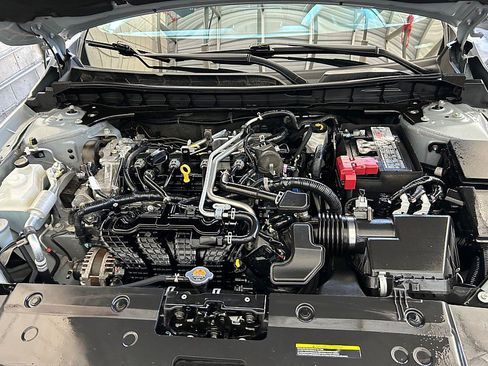 Used 2024 Nissan Altima 2.5 SV image 31