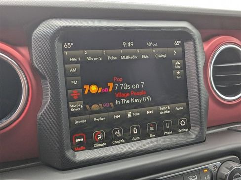 Used 2021 Jeep Wrangler Unlimited Rubicon w/ Xtreme Recon 35" Tire Package image 14