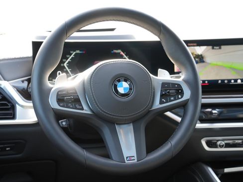 Used 2026 BMW X6 xDrive40i image 9