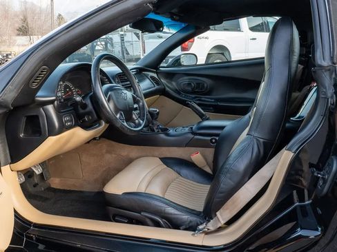 Used 1999 Chevrolet Corvette Convertible w/ Memory Pkg RWD image 17