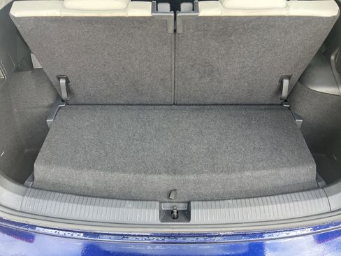 Certified 2023 Volkswagen Tiguan SE w/ Panoramic Sunroof Package image 32