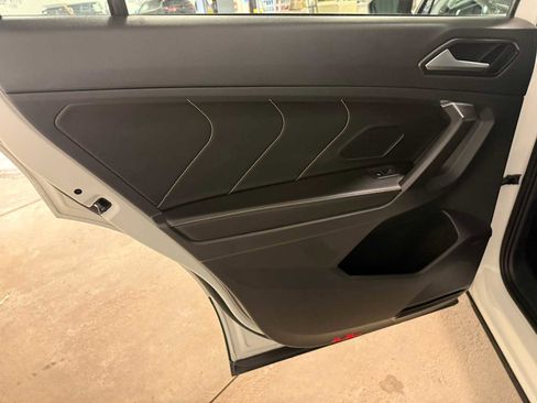 Certified 2022 Volkswagen Tiguan SE image 24