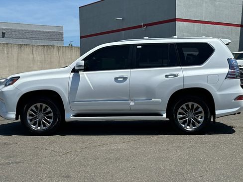 Used 2019 Lexus GX 460 Luxury AWD/4WD image 9
