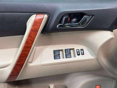 Used 2008 Toyota Highlander Limited image 18