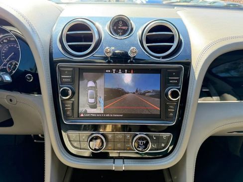 Used 2019 Bentley Bentayga V8 Sport Utility 4D image 21