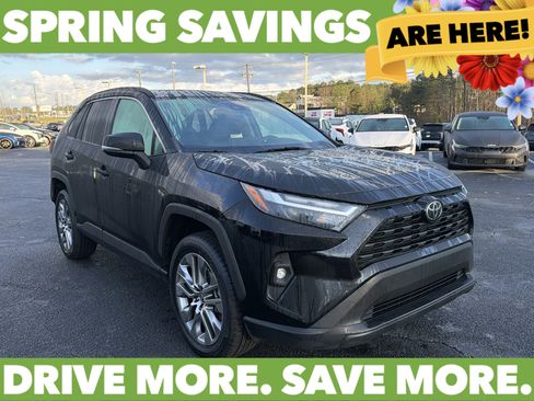 Used 2022 Toyota RAV4 XLE Premium image 1