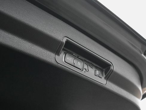 Certified 2023 Ford Explorer XLT w/ Equipment Group 202A image 17