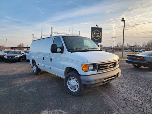 Used 2007 Ford E-250 and Econoline 250 image 1