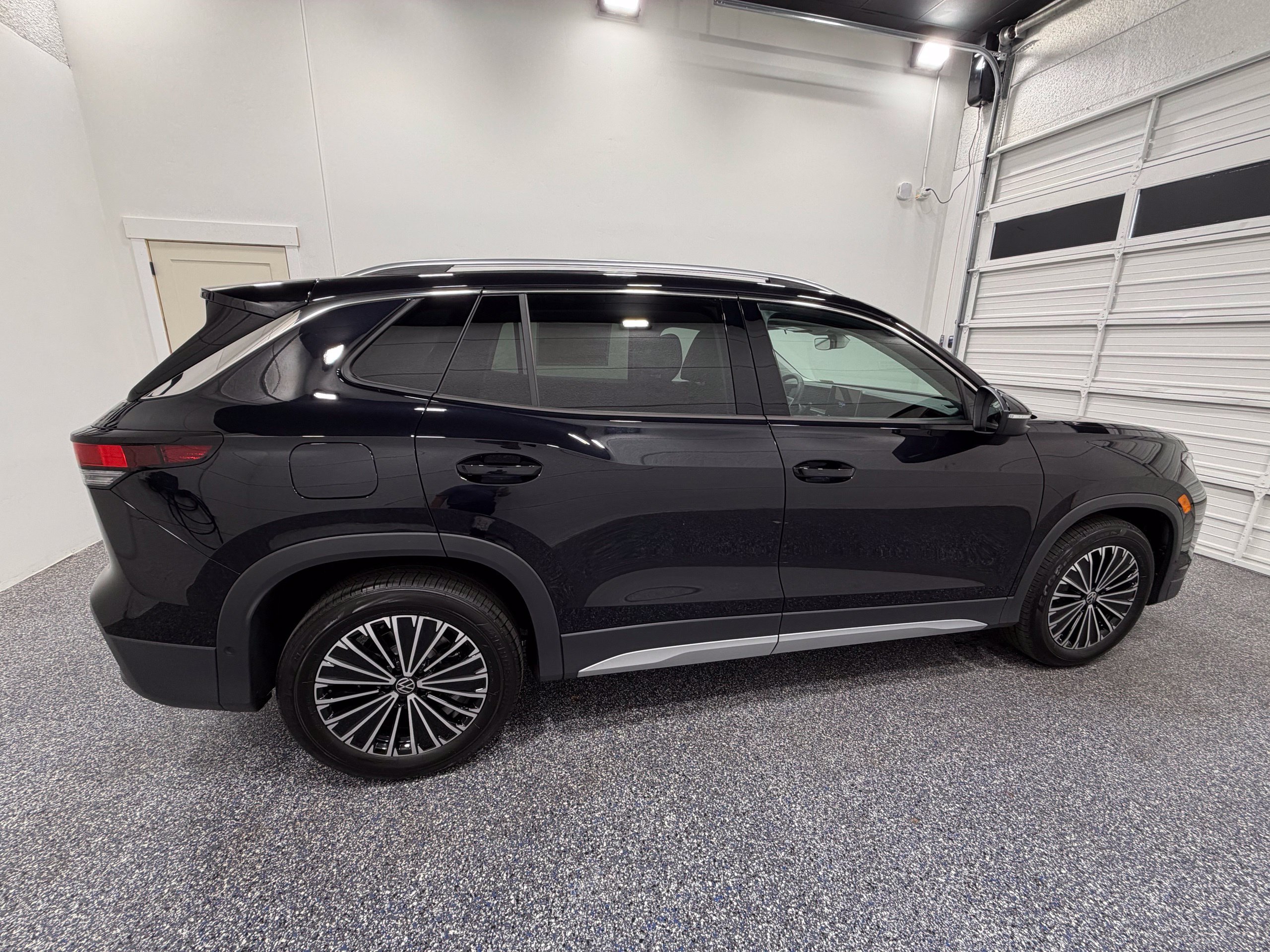 New 2026 Volkswagen Tiguan S FWD image 7