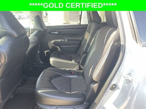 Certified 2024 Toyota Highlander XLE AWD/4WD image 30