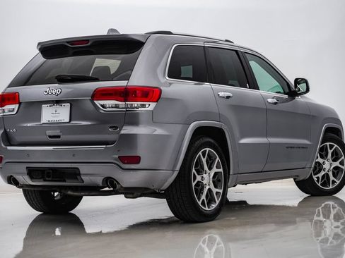 Used 2019 Jeep Grand Cherokee Overland AWD/4WD image 9