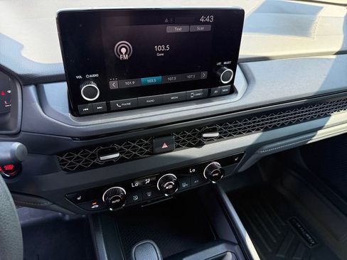 Used 2025 Honda Accord SE image 18