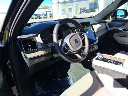 New 2026 Volvo XC90 B6 Ultra w/ Lounge Package image 5