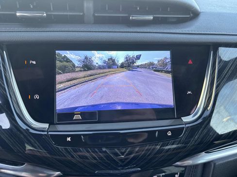 Used 2025 Cadillac XT6 Premium Luxury image 28