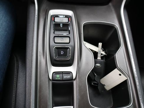 Used 2019 Honda Accord Sport image 12