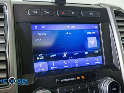 Used 2019 Ford F150 Platinum w/ Equipment Group 701A Luxury AWD/4WD image 19