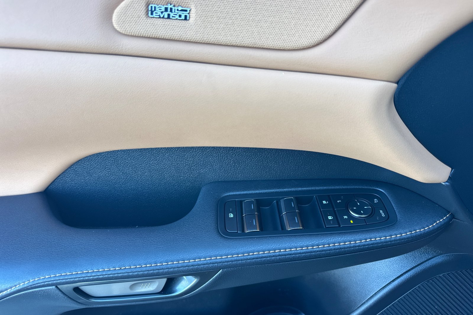 Certified 2023 Lexus RX 350 w/ Cold Area Package AWD/4WD image 8