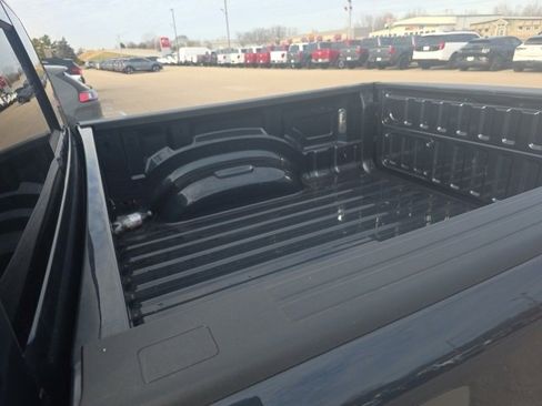 Used 2025 RAM 1500 Laramie image 4