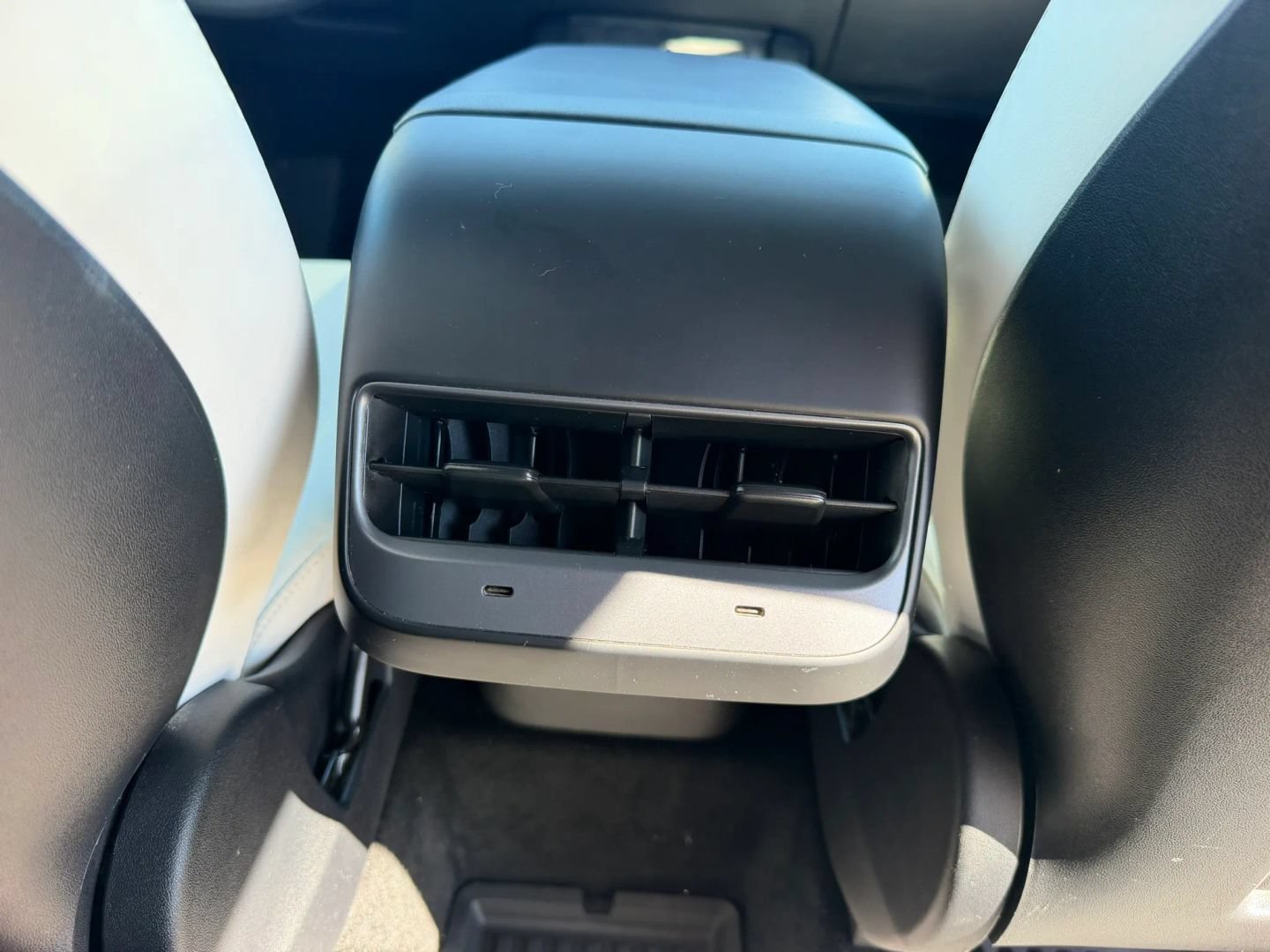 Used 2023 Tesla Model Y AWD image 31