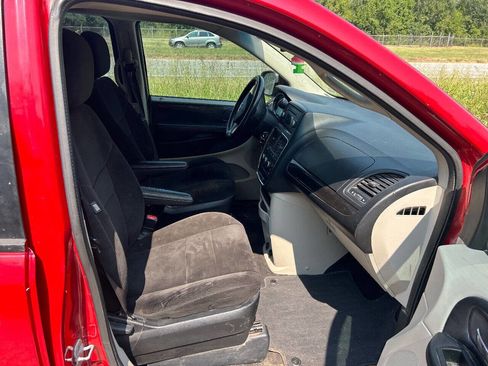 Used 2013 Dodge Grand Caravan American Value Package w/ UConnect Hands-Free Group image 10